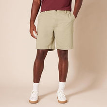 Load image into Gallery viewer, Amazon Essentials Men&#39;s Classic-Fit 9&quot; Short