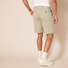 Load image into Gallery viewer, Amazon Essentials Men&#39;s Classic-Fit 9&quot; Short